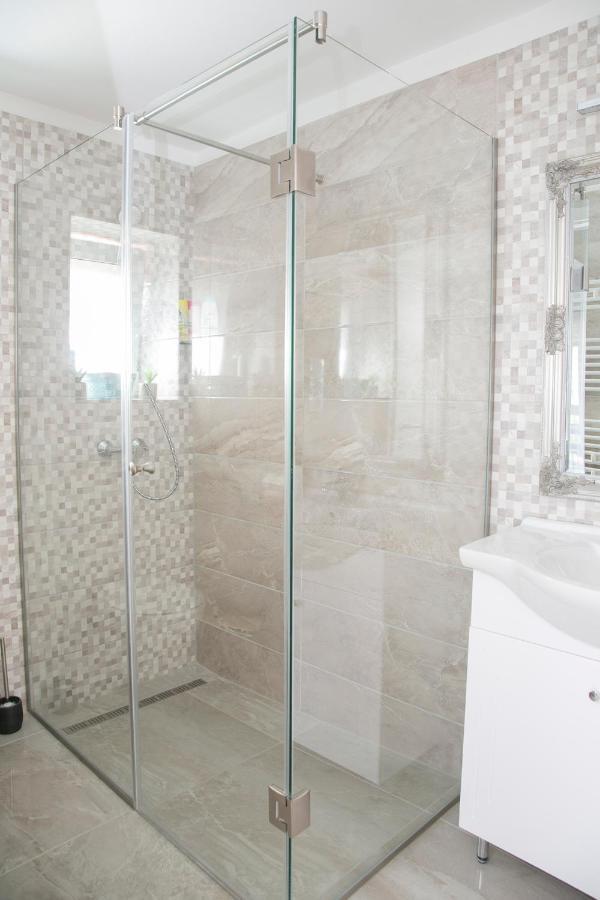 סיגליגט Kardos Villa מראה חיצוני תמונה